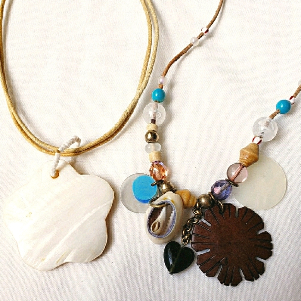 2 flower necklaces